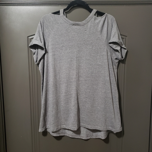 Torrid Lips Bite Cold Shoulder Top - Picture 5 of 5